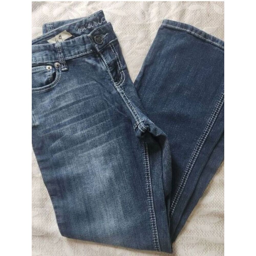 69 Maurices Women's Medium Wash Blue Boyfriend straight leg Jeans